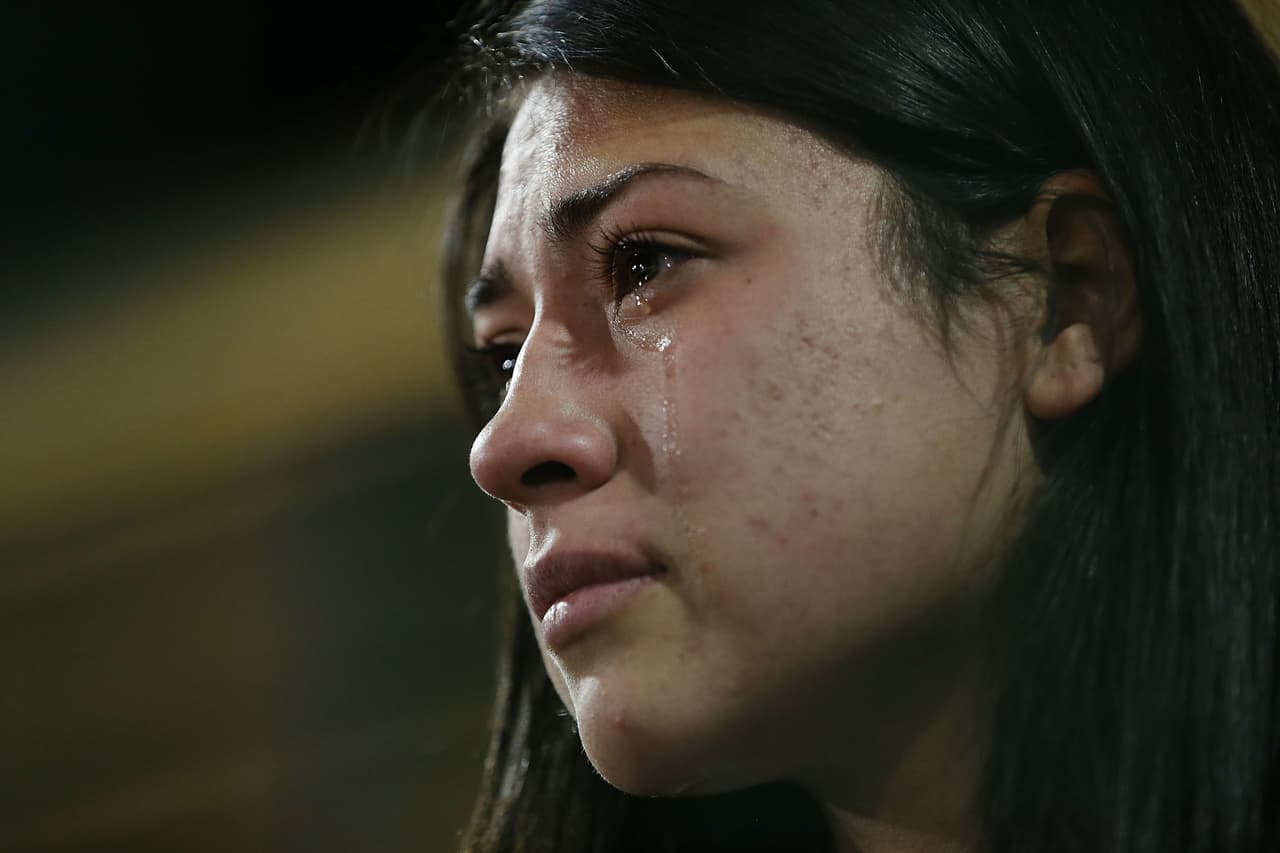 Jasmine Paladin llora por los fallecidos en el tiroteo