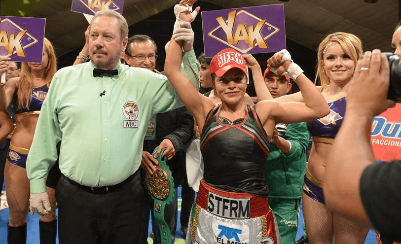 Ibeth ‘Roca’ Zamora retuvo título minimosca CMB ante Jolene Blackshear