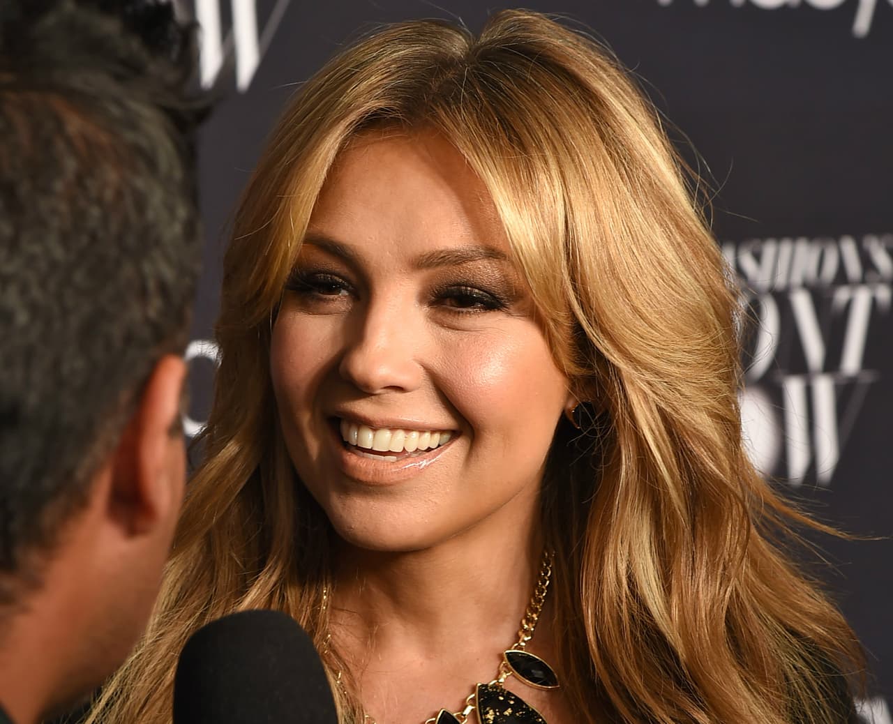 <b>Thalía</b>
<br>Al igual que le ocurre a muchas otras personas, Thalía confundió los síntomas de la enfermedad de Lyme con otras causas, en su caso: el embarazo. En septiembre de 2009 la cantante y actriz contó a una revista que se estaba recuperando de la enfermedad de Lyme: “Me mantengo positiva. Dios sabe por qué hace las cosas”. Al parecer, la estrella fue picada por una garrapata mientras hacía ejercicio en el jardín de su casa, en una zona boscosa de Nueva York. “Fueron dos años muy duros”, contó a
<a href="http://www.univision.com/shows/primer-impacto/thalia-habla-sobre-la-enfermedad-de-lyme-video"><u>Univision</u></a>. Cuando se creyó curada, tuvo una nueva recaída.