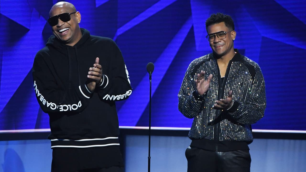 “No pueden estar con Dios y con el diablo”: continúa la campaña para quitarle la residencia americana a “Gente de Zona”
