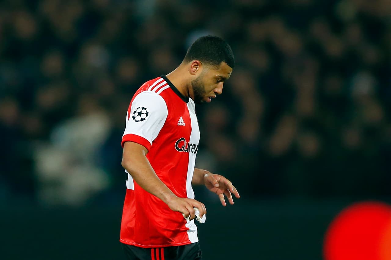 La del Feyenoord, a 90 euros, es la más costosa de la Eredivisie. En la liga donde compite el mexicano Hirving Lozano el precio promedio de las playeras es de 64 euros.