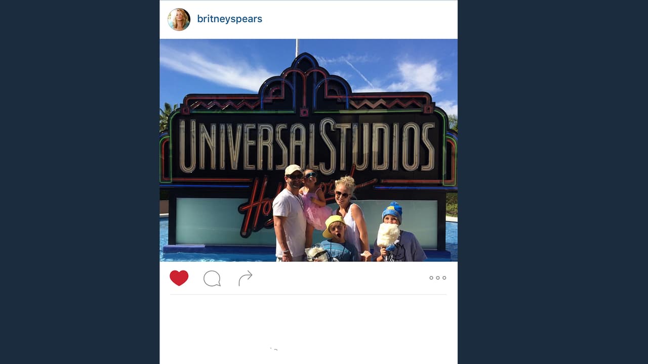 Britney Spears disfrutó de un día en Universal Studios con su familia.