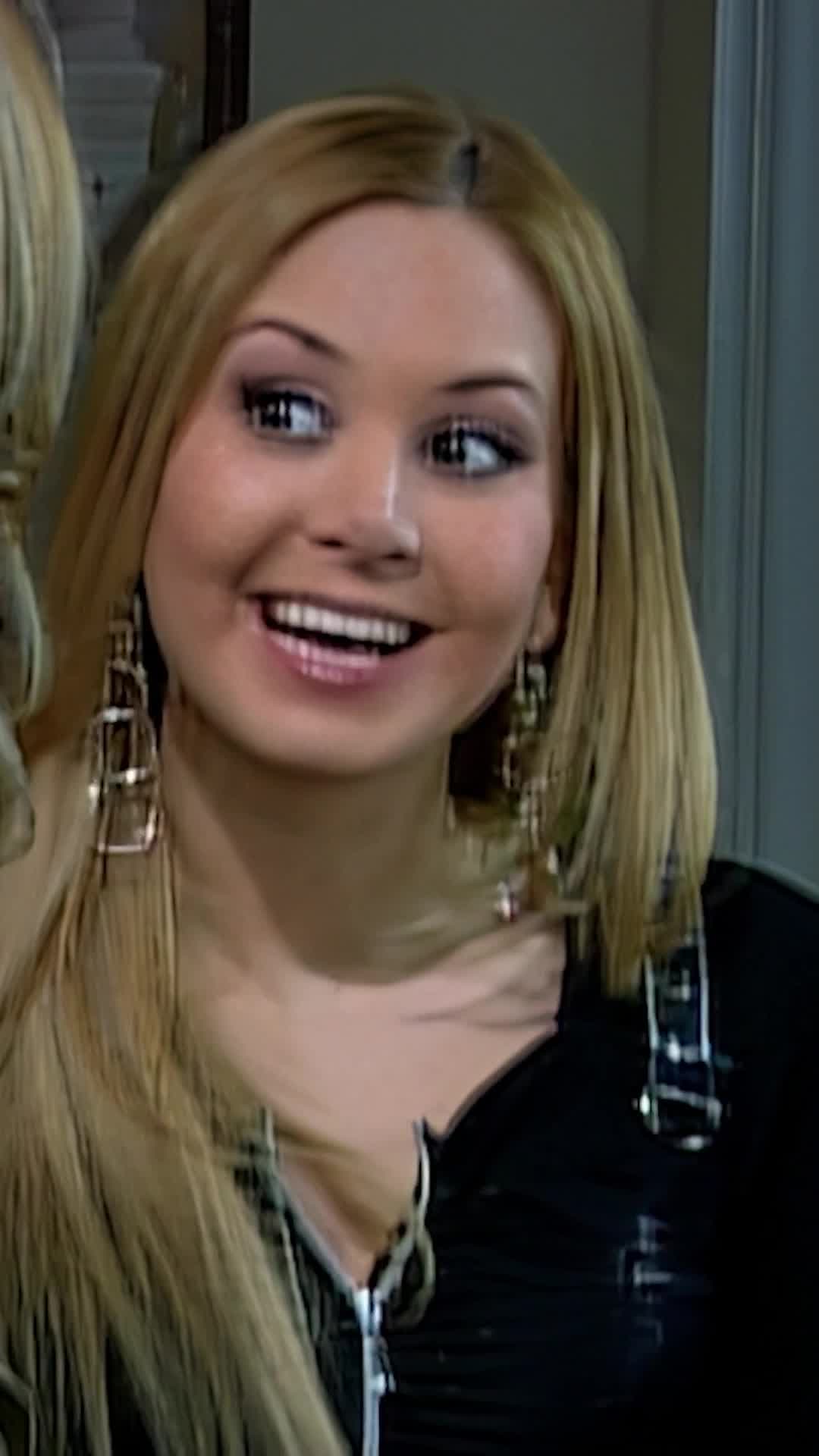 Ramón le envía flores a Lucía