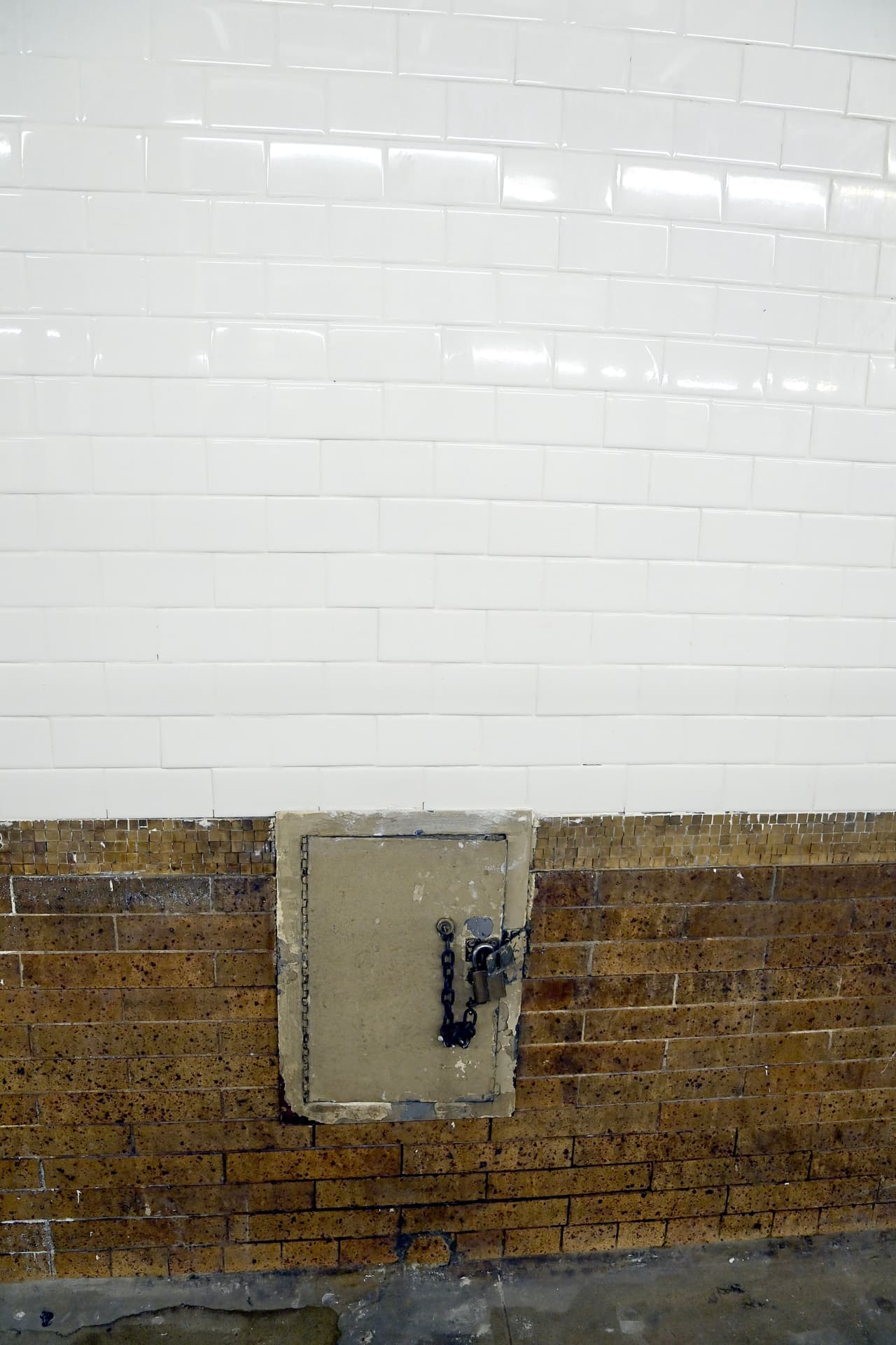 Se reemplazaron 12 mil pies cuadrados de baldosas, según la MTA.