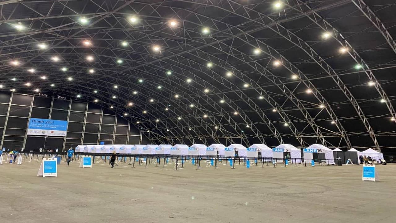 Arizona reporta 647 nuevos casos de covid-19 el día que abren un nuevo centro de vacunación en Scottsdale 
