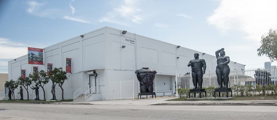 Además, quien desee empaparse del arte de los grandes maestros latinoamericanos puede visitar en el Gary Nader Art Centre una muestra con obras de Botero, Carreño, Cruz Diez, Grau, Iturria, Kuitca, Larraz, Matta, Pettoruti, Torres García, entre otros.