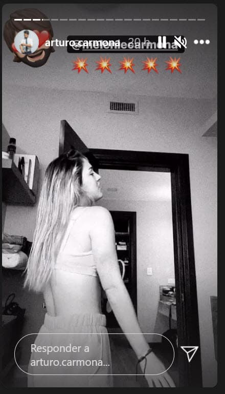 Pero todo parece indicar que Melenie Carmona no la ha estado pasando tan mal, pues no solo permanece en casa. 
<br>