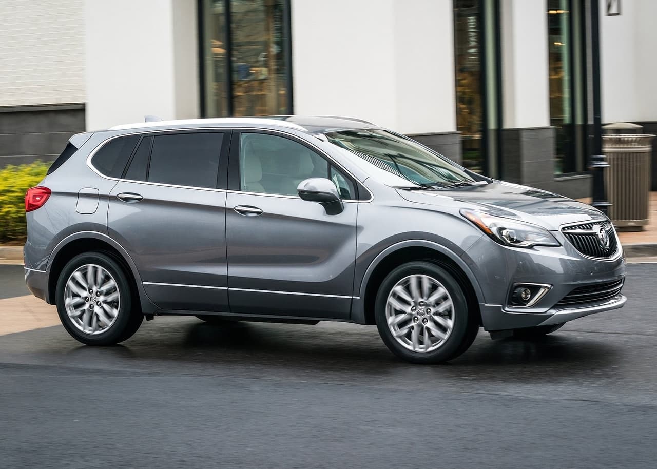 <h3 class="cms-H3-H3"><b>4. Buick Envision</b></h3>
<br>
<br>
<b>Precio promedio en octubre de 2020:</b> $23,072
<br>
<br>
<b>Diferencia en dólares con respecto a octubre de 2019:</b> -$1,304
<br>
<br>
<b>Diferencia en porcentaje con respecto a octubre de 2019: </b>-5.3%