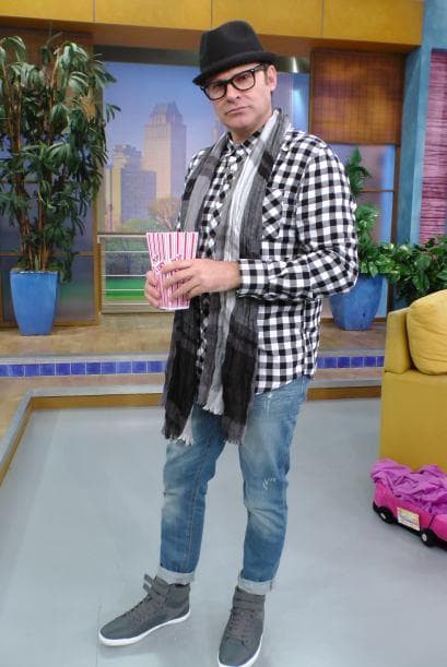 ¿Por qué tan serio? Alan Tacher es camaleónico y puede representar diferentes personalidad en un abrir y cerrar de ojos.