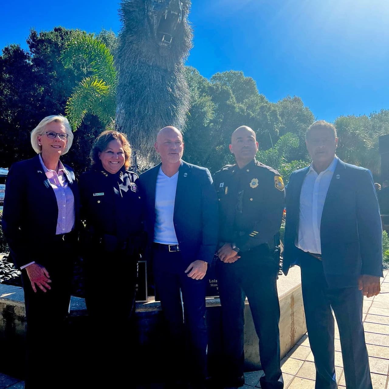 En el evento estuvieron presentes la alcaldesa de Tampa, Jane Castor, y la jefa de Policía, Mary O'Connor.