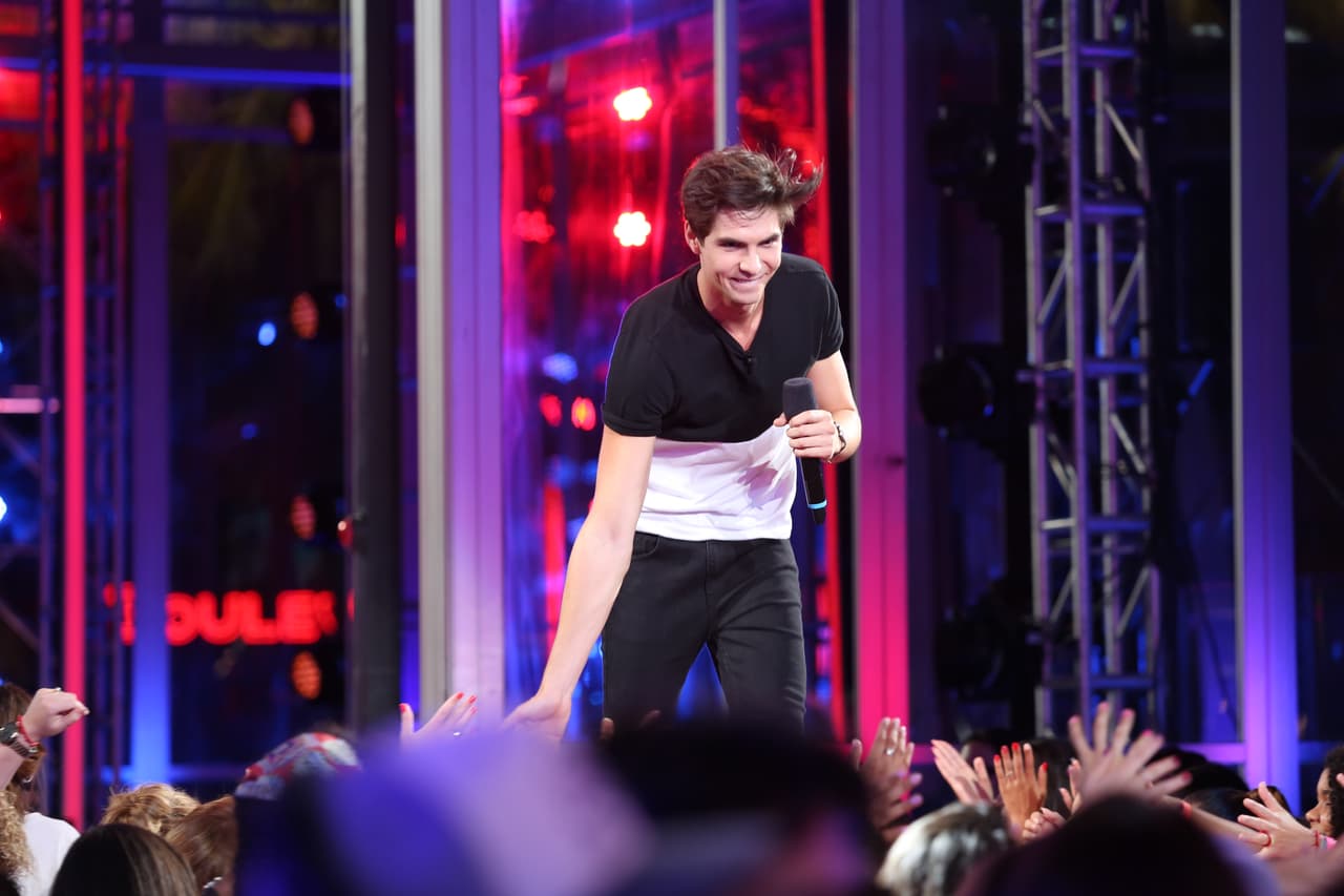 Johann no convenció a las fans pero no se quedó con las ganas de cantar y fue así como Alejandro lo salvó.