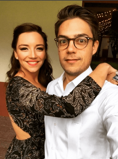 Luego de su fallido matrimonio, los rumores surgieron y señalaron a Roberto de infiel, además de ser bisexual. Sin embargo, ambos famosos desmintieron los rumores, sin dar más explicaciones sobre las verdaderas causas de su ruptura.
<br>