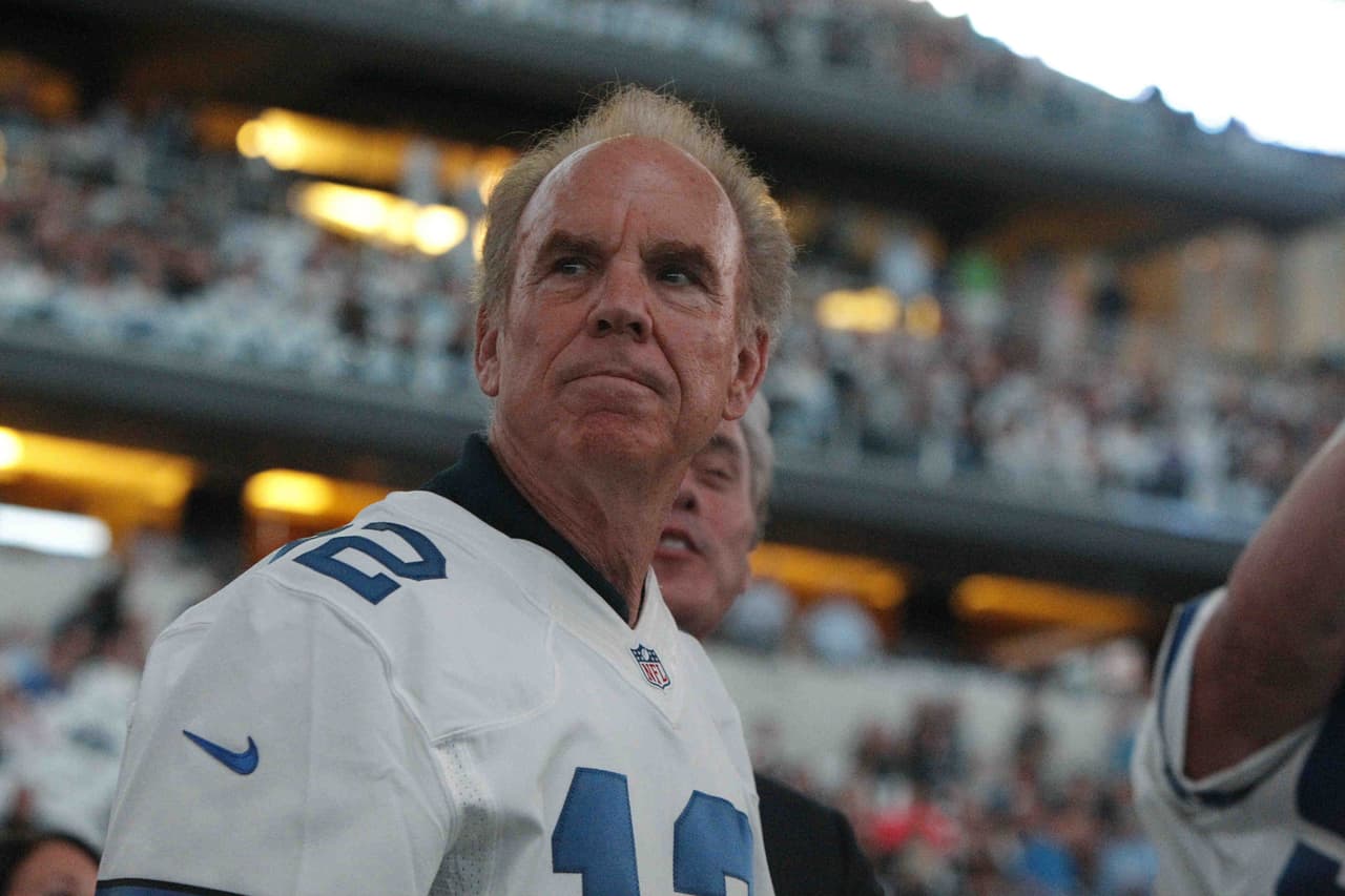 A Roger Staubach no le gustaría tener de compañero de equipo a Greg Hardy