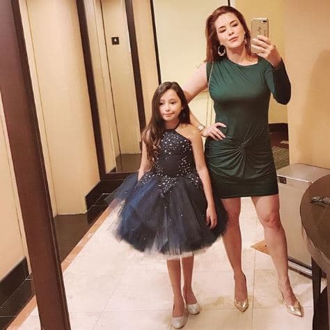 En junio de 2008 la ex Miss Universo se convirtió en madre de Dinorah, cuyo padre es el empresario de origen mexicano Rafael Hernández, identidad que dio a conocer hasta 2013, según informó
<a href="http://www.tvynovelas.com/us/noticias/13/09/26/alicia-machado-illamacanallaalpadredesuhija/" target="_blank"> TVyNovelas. </a>