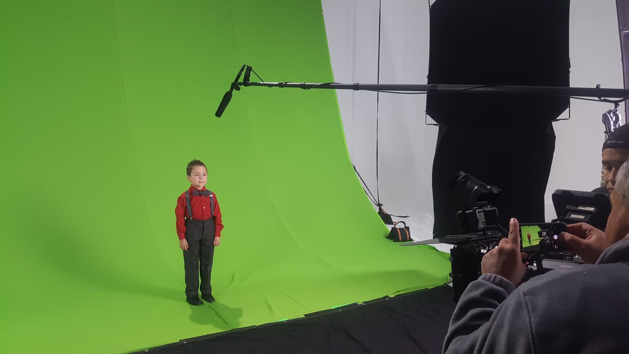 Grabar al Morris es todo un desafío, pues a su corta edad aún le cuesta trabajo pronunciar algunas palabras.