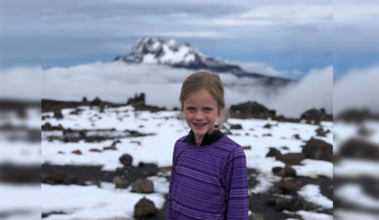 Con 7 años, se convierte en la mujer más joven en escalar el Kilimanjaro