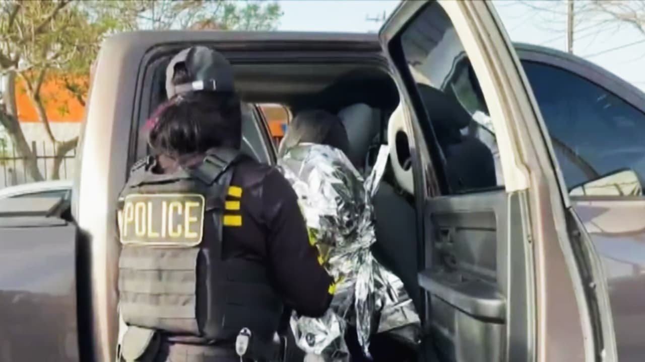 Jueza federal frena detenciones de ICE sin orden judicial en el sur de California