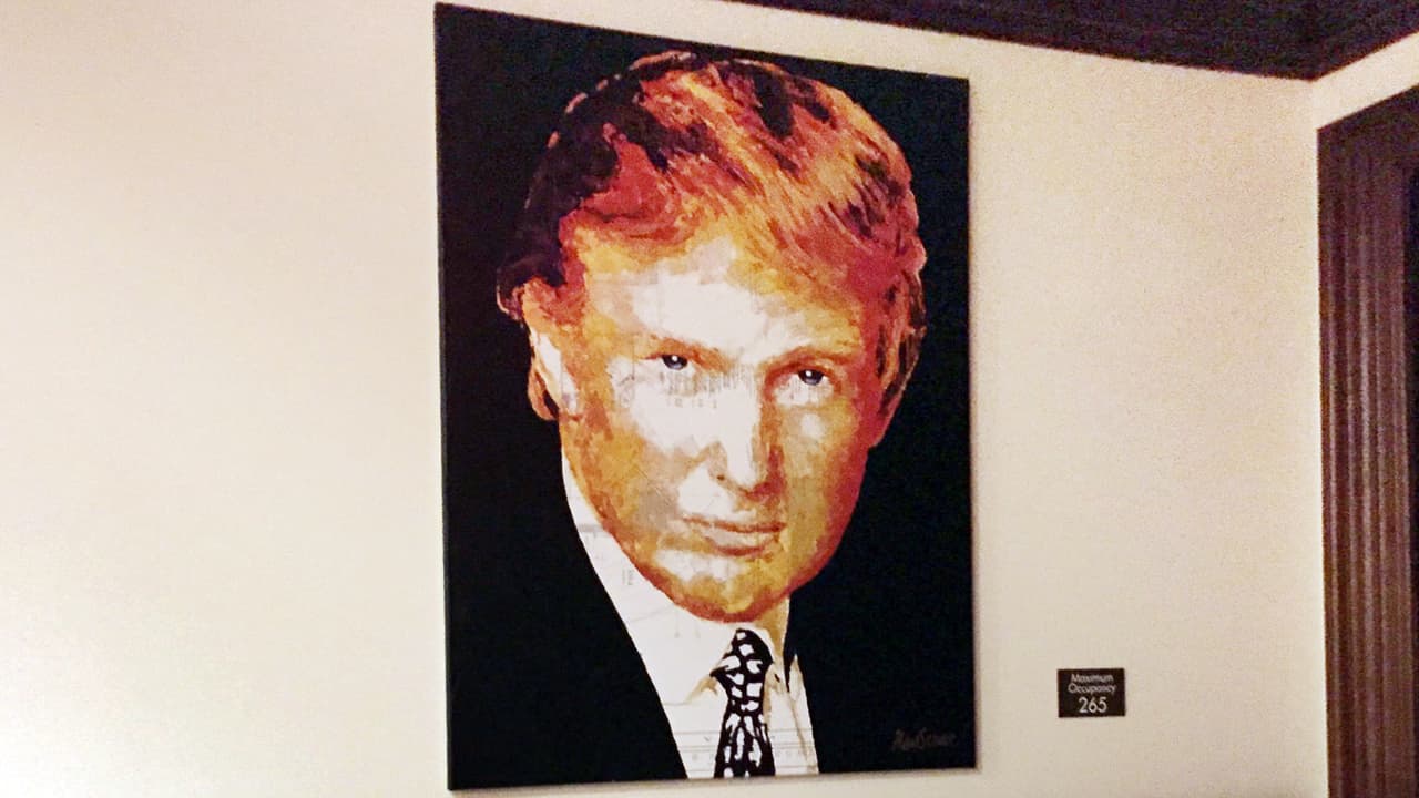 Univision finds Trump's $10,000 portrait in Miami