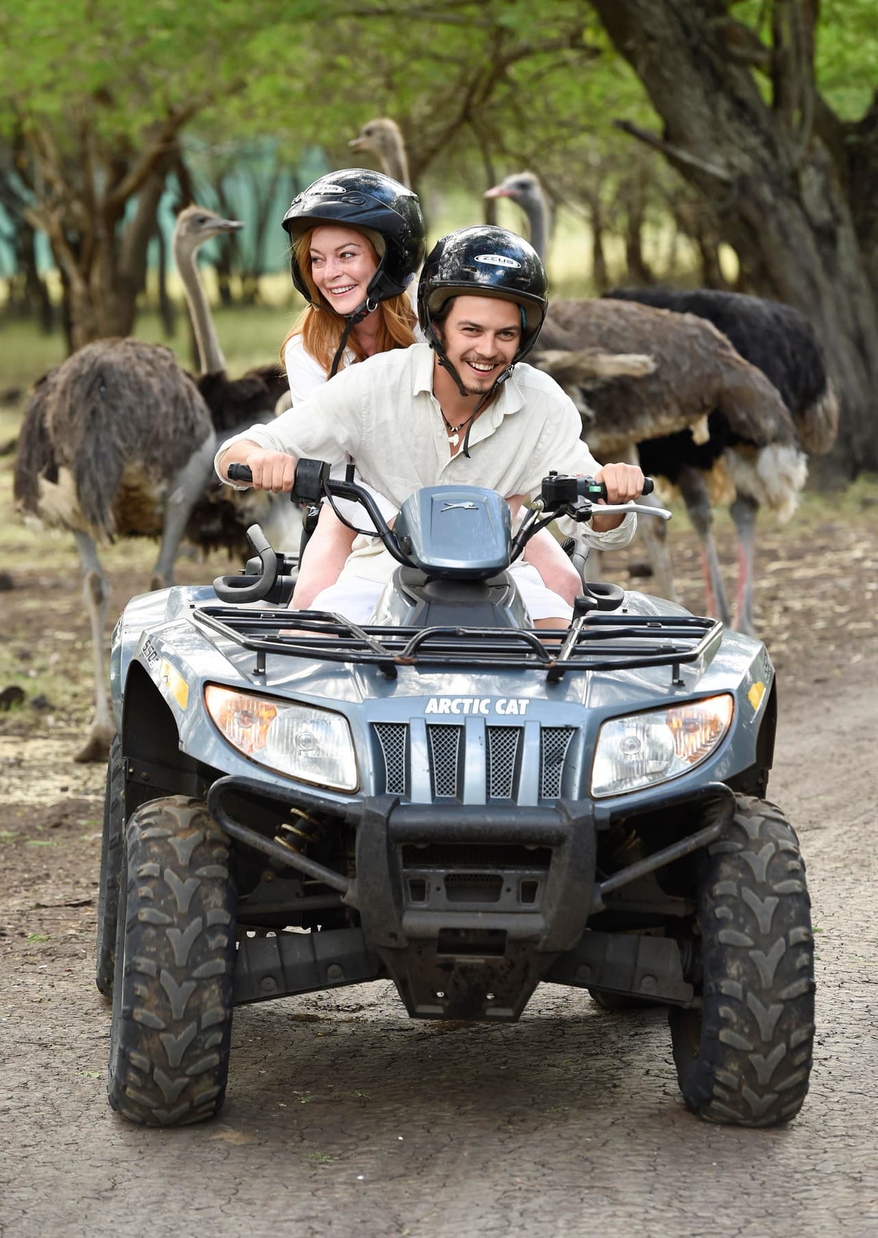 Los tortolitos vaya que se divierten en sus vacaciones exóticas.