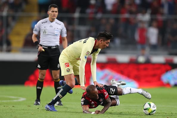 A pesar de la intención de los Zorros por buscar el arco rival, los azulcremas mantuvieron la concentración de principio a fin.