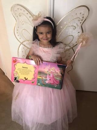 Los cuentos de Adas se hicieron presentes entre los disfraces de los niños.