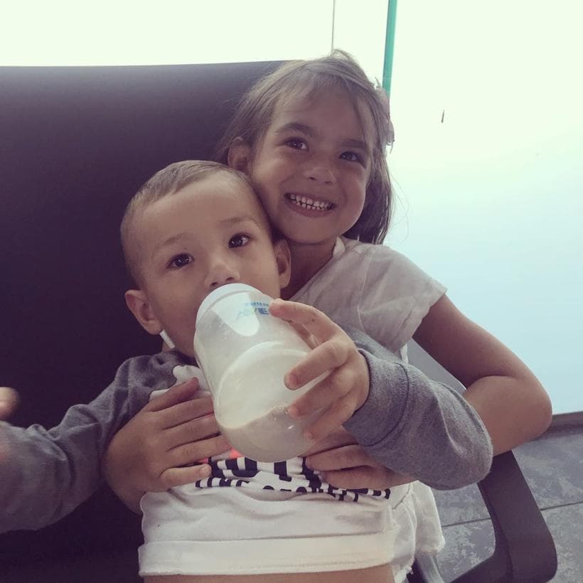 Michelle cuidará de su hermano ahora que comienza a ser más independiente.