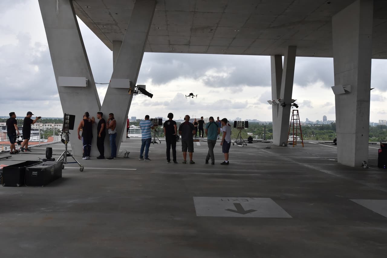 Después de presentar el baile, la gala abrió con las 10 celebridades al ritmo de 'Despacito'.