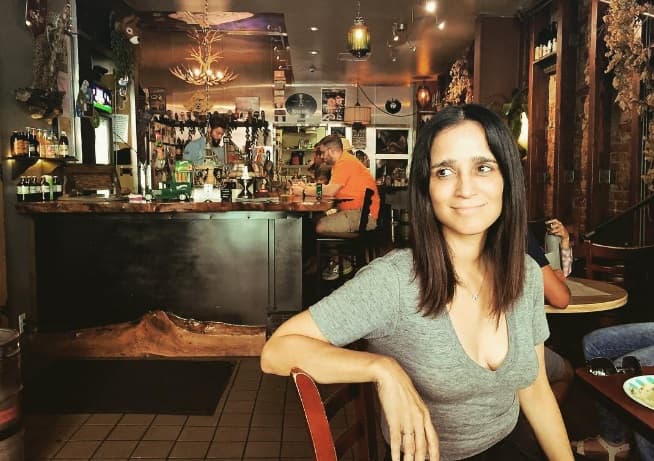 Ella es amante de look casual y desenfadado que por varios años la ha caracterizado.