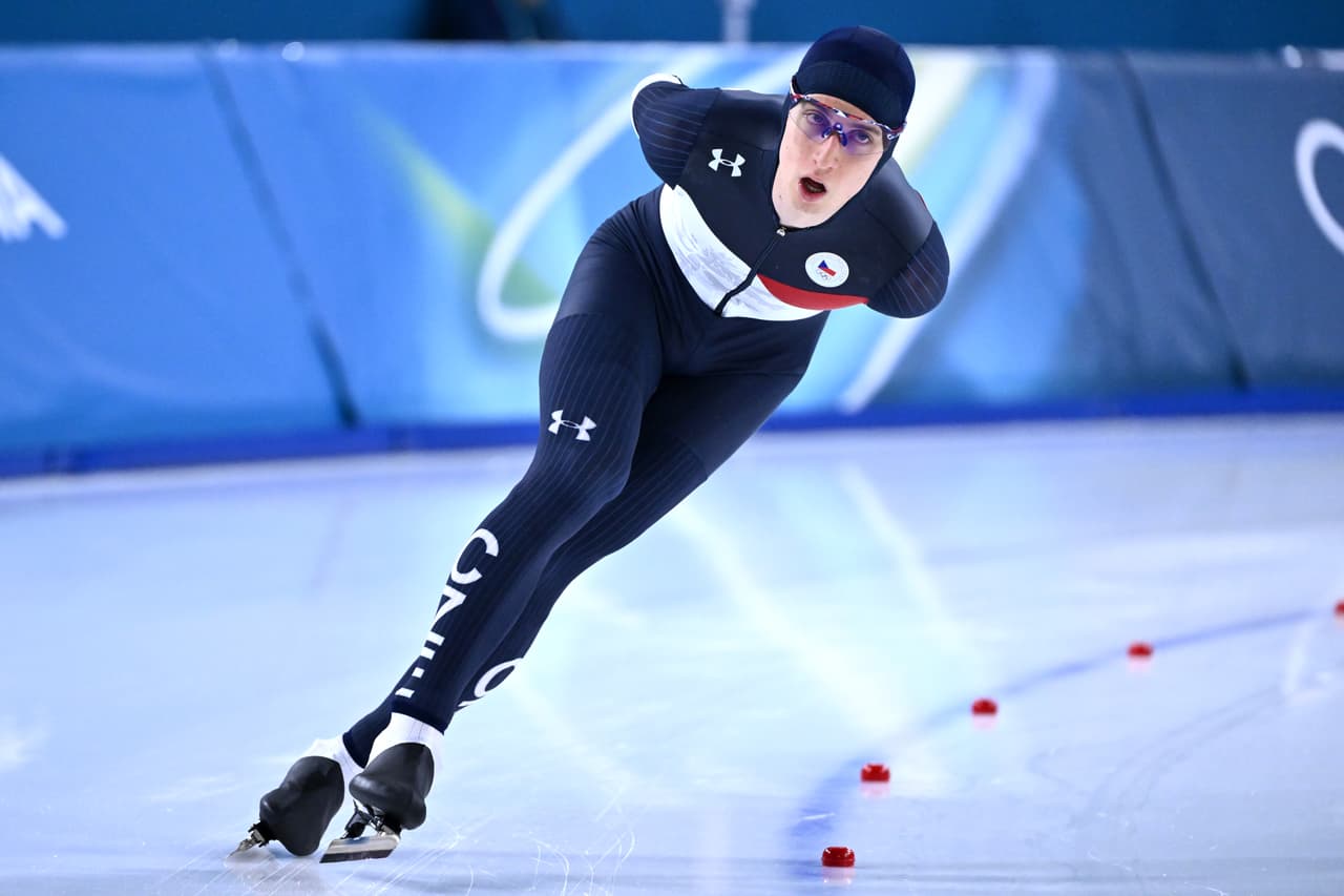 ¡Voló en la pista! Jilek se corona con el oro en patinaje de velocidad