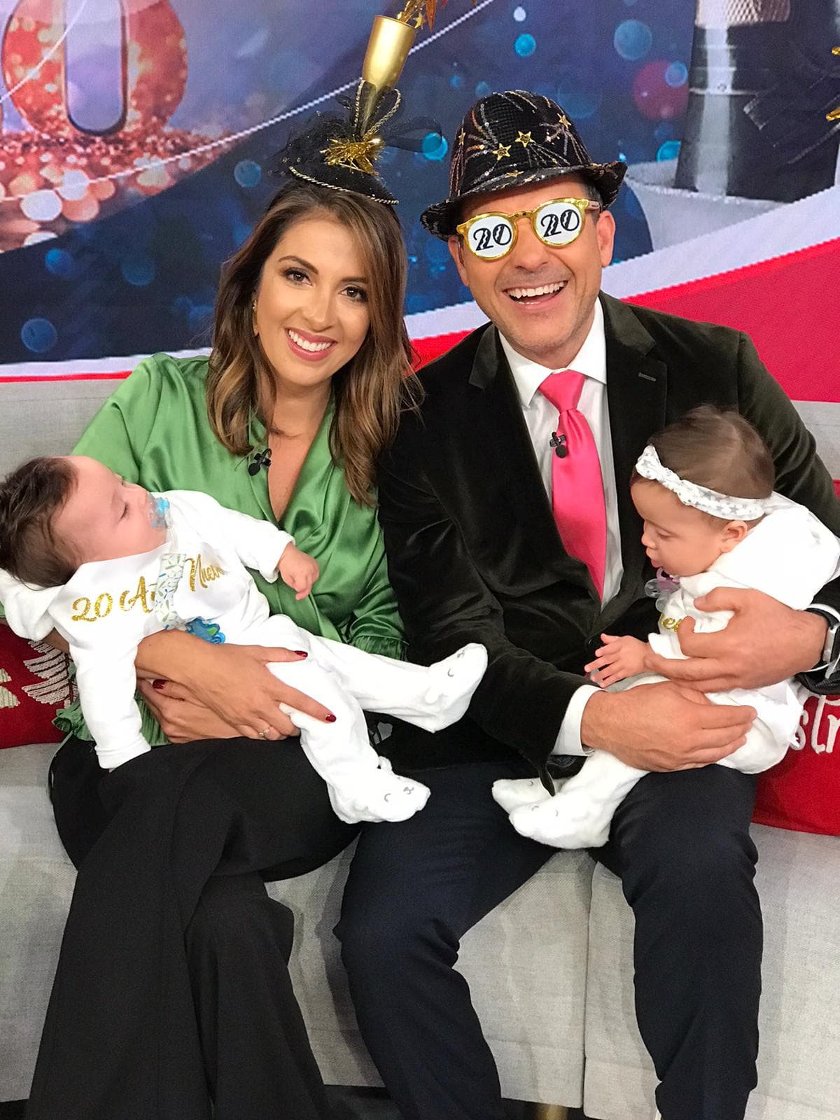 Carlos y Maity no soltaban a los pequeños. No hay duda que el instinto paternal ha despertado en ellos.