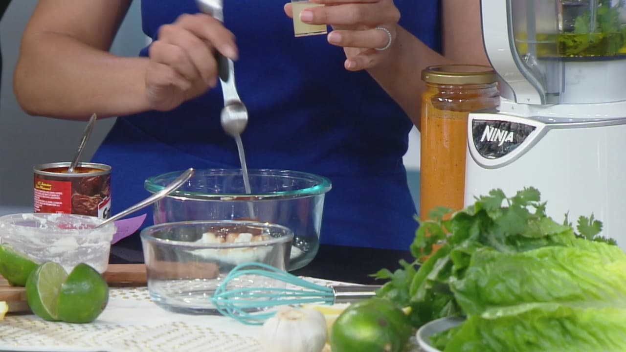 Recetas de aderezos saludables para incluir en las comidas y mejorar la alimentación