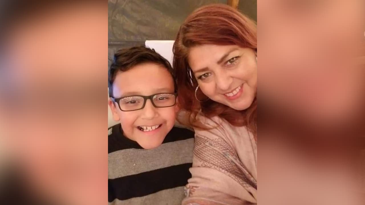 "Es triste, no deberíamos enterrar a nuestros niños, los niños nos deberían enterrar a nosotros. Queremos justicia para mi hijo, que encuentren al que hizo esto. No imaginé que tendría que enterrar a mi bebé’, dijo a Univision 45, Michael Jiménez.