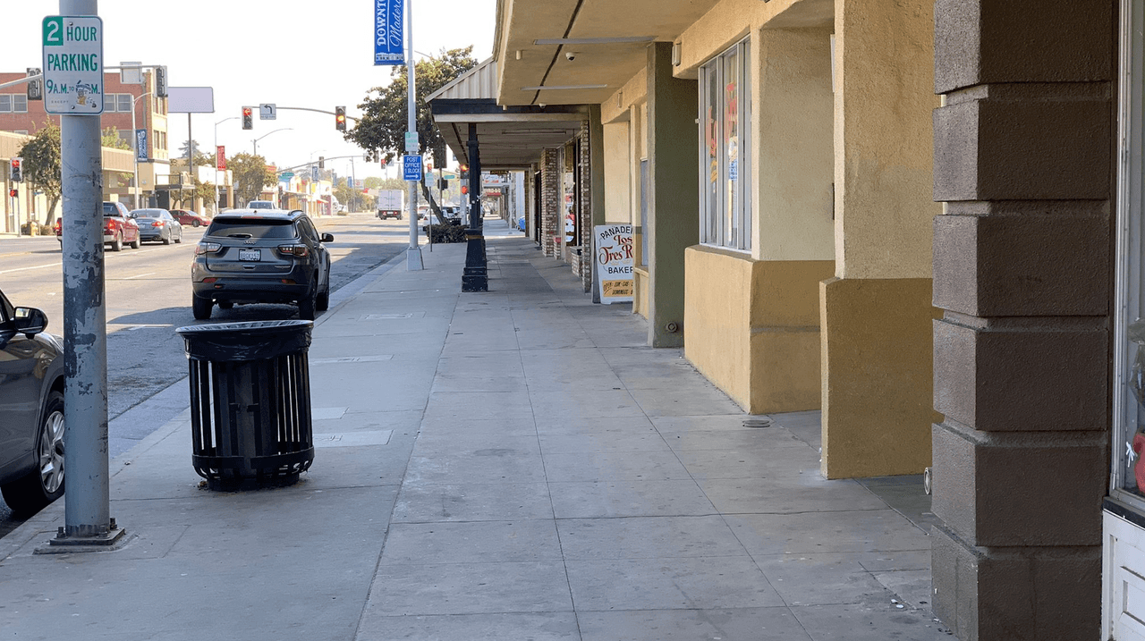 <b>Negocios que participan hasta el momento:</b>
<br>Andy's Sports & Design, Madera / Blue Shell Gaming & Collectibles, Madera / Boost Mobile Madera / Buggy Shower Car Wash, Madera / Burrito King, Madera / DiCicco's, Madera / Digital Mirrors, Mountain Area / First 5 Madera County,/ Madera Madera County Fair, Madera / Mosqueda's Cooling and Heating, Madera / Movies, Madera & Madera / 2 Drive In/ Ramos Furniture, Madera / Rocio's Bridal, Madera / Sierra Meadows, Ahwahnee Sugar Pine Smokehouse, Madera
<br>