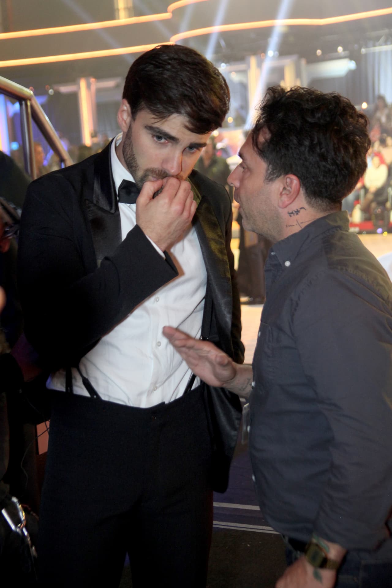 Sin embargo, tras haberlo nombrado el mejor bailarín de la noche, Santiago se había ganado la oportunidad de elegir: ¿se iría a casa o aprovecharía su pase directo a la final y nominaría a alguno de sus compañeros que habían pasado a la ronda de salvación?