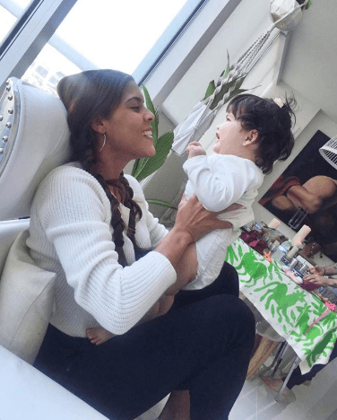 Un foto llena de ternura. Francisca con Giulietta, la hija de Ana Patricia, en febrero de 2016.