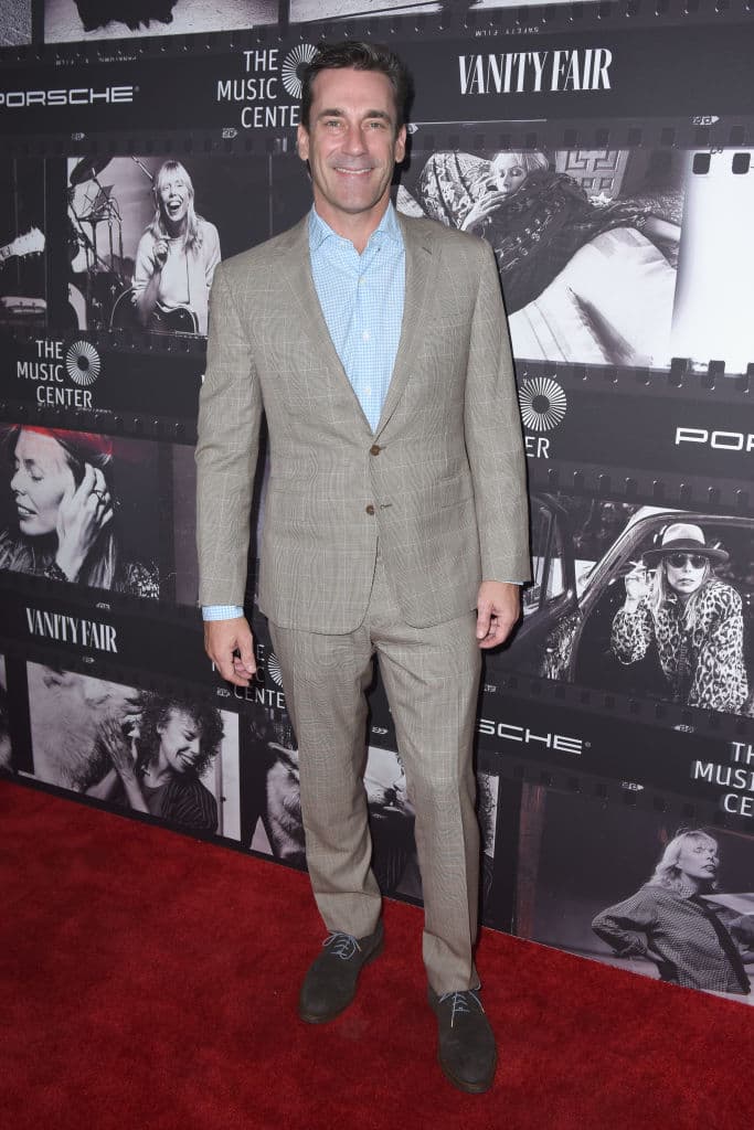 Jon Hamm: antes de convertirse en superestrella de la televisión gracias a Mad Men, Hamm trabajó en la industria pornográfica, aunque no como actor, sino asistente de vestuario.