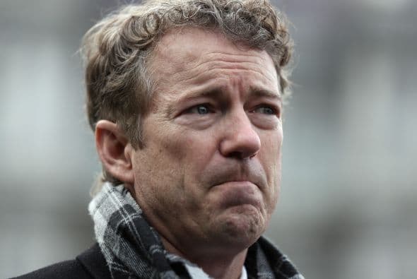 El Senador Rand Paul (R-KY) habla con los periodistas en la Casa Blanca el 9 de enero de 2014, después que el presidente Barack Obama anunciara la designación de cinco zonas para poner en marcha un plan contra la pobreza.