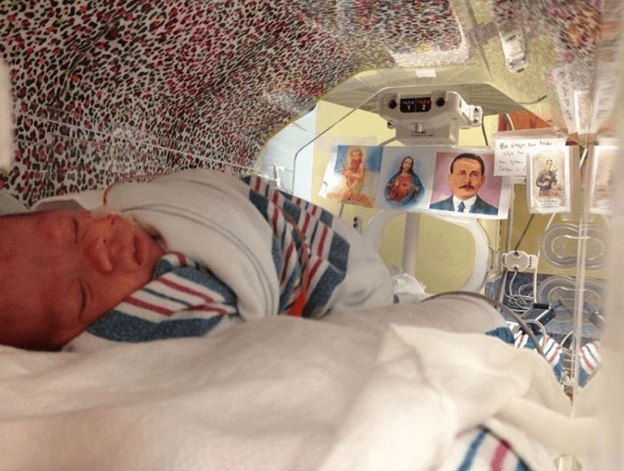 <b>Mi tren celestial en la incubadora</b>. La fe es algo que no se puede describir, pero tampoco hace falta que te la expliquen. Cuando con amor se pide, hasta cosas imposibles son concedidas.