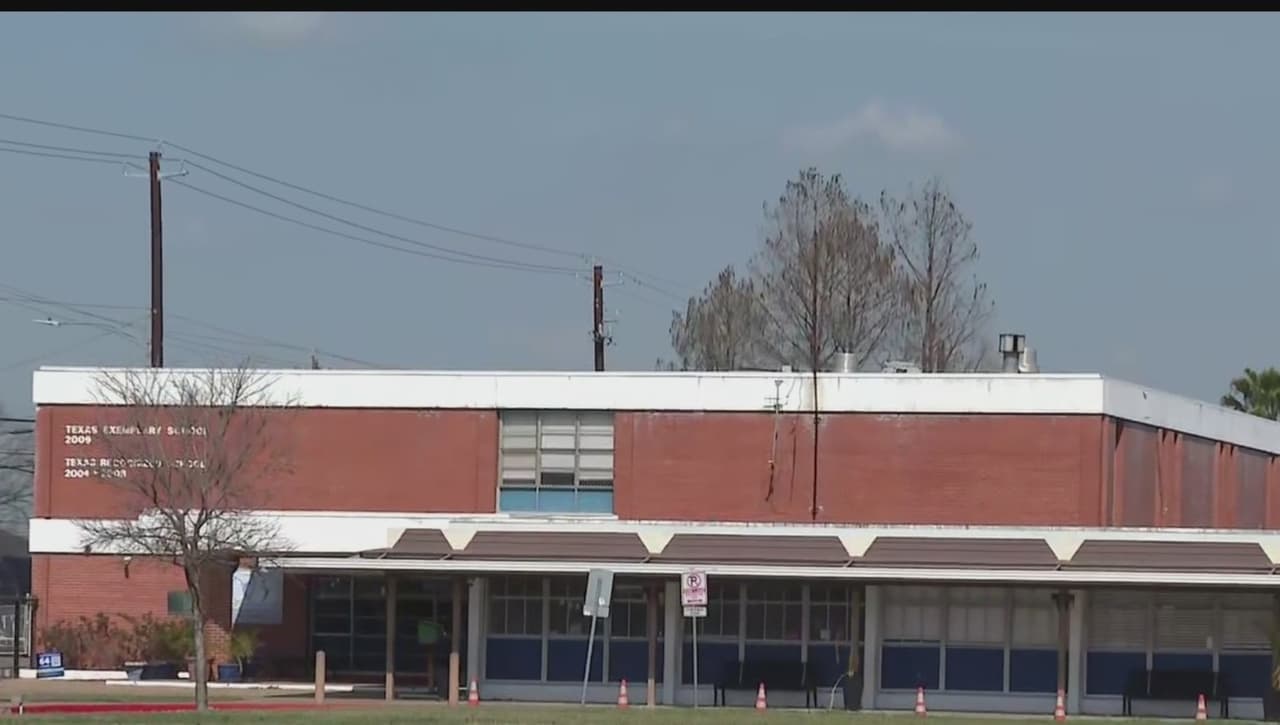 Padres y maestros reaccionan al cierre de 12 escuelas del HISD: estas son las razones