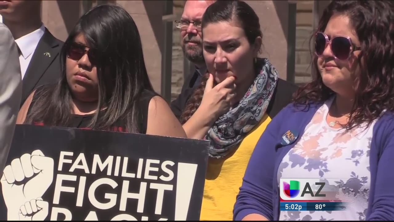 Vigilia en legislatura de Arizona a favor de los inmigrantes 