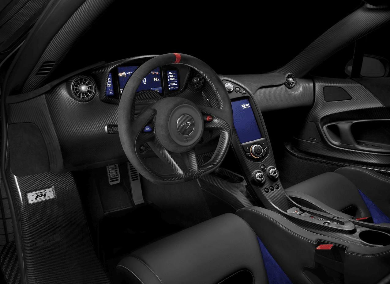 La cabina del McLaren P1 está inspirada en la de los jet de guerra? McLaren contó con la participación activa de sus cliente en el proceso de diseño de todo el vehículo.