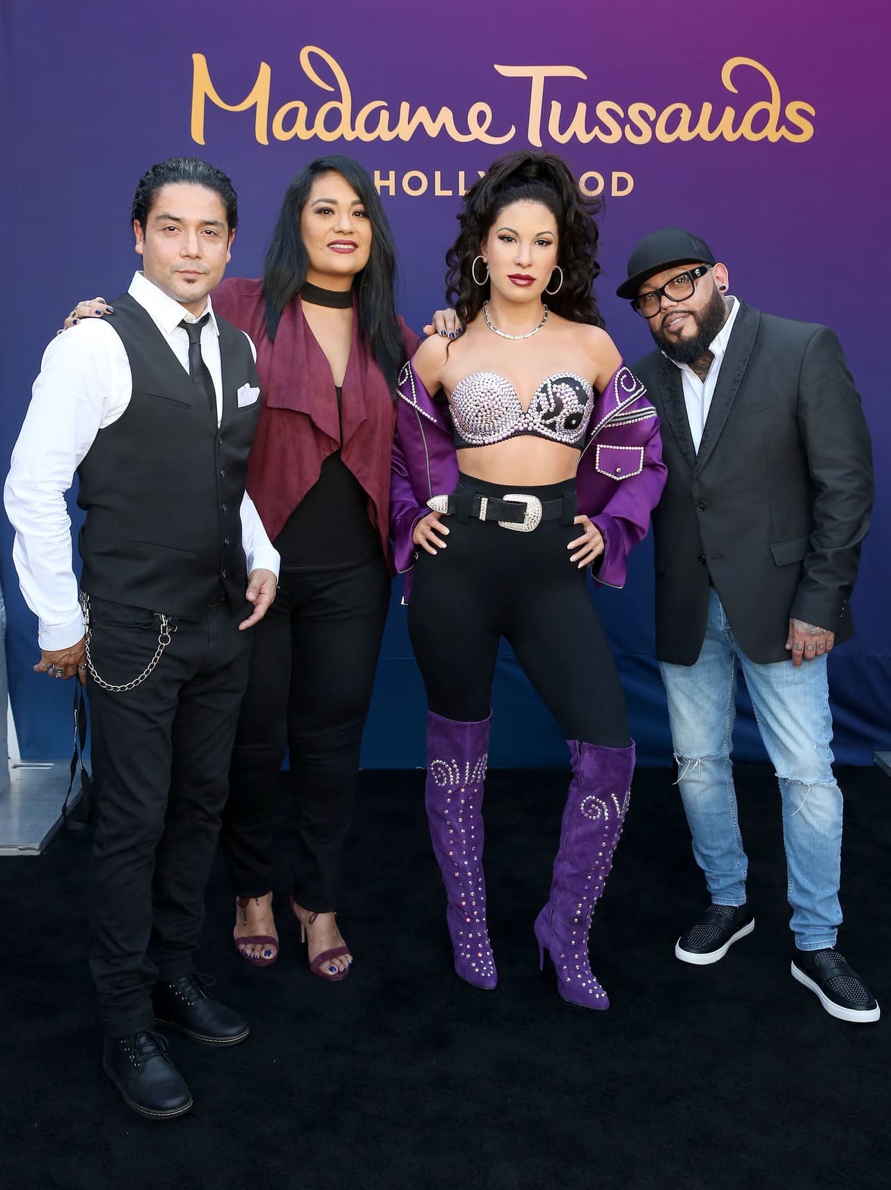 'Special Selena Cruise' será una fiesta en altamar donde su viudo Chris Pérez dará un concierto acompañado del Grupo Metal, así lo reseñó 
<b><a href="https://www.papercitymag.com/culture/selena-cruise-honors-25th-anniversary-iconic-singer-murder/" target="_blank">Paper City</a></b>.