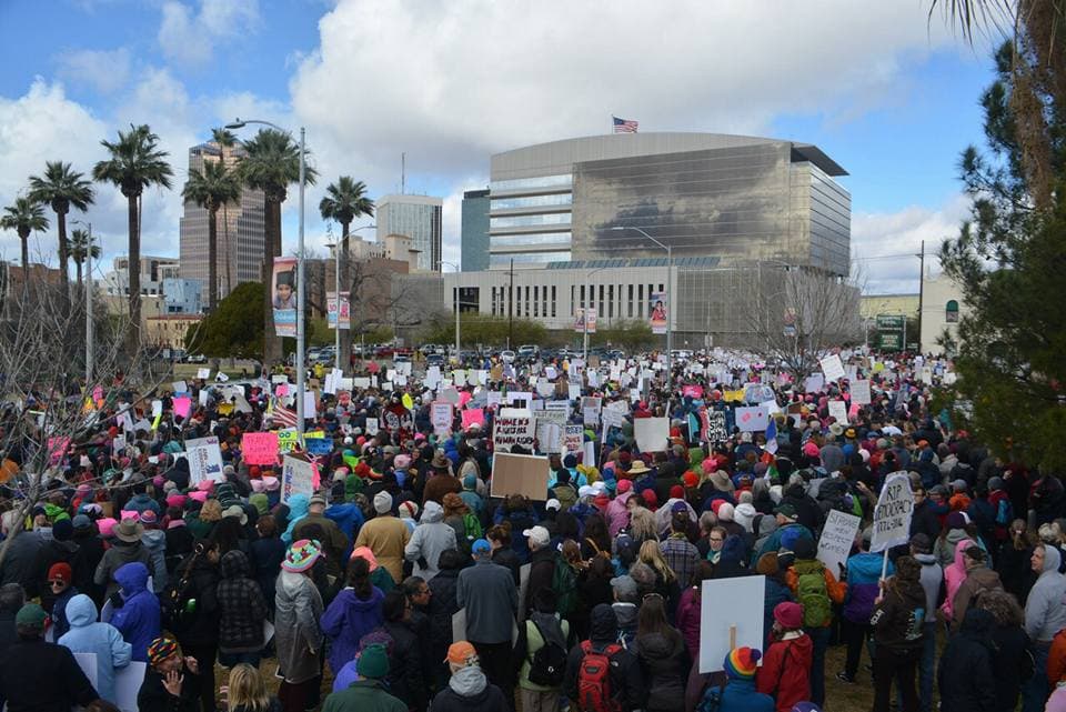 Alrededor de 15,000 personas marcharon en Tucson, Arizona.