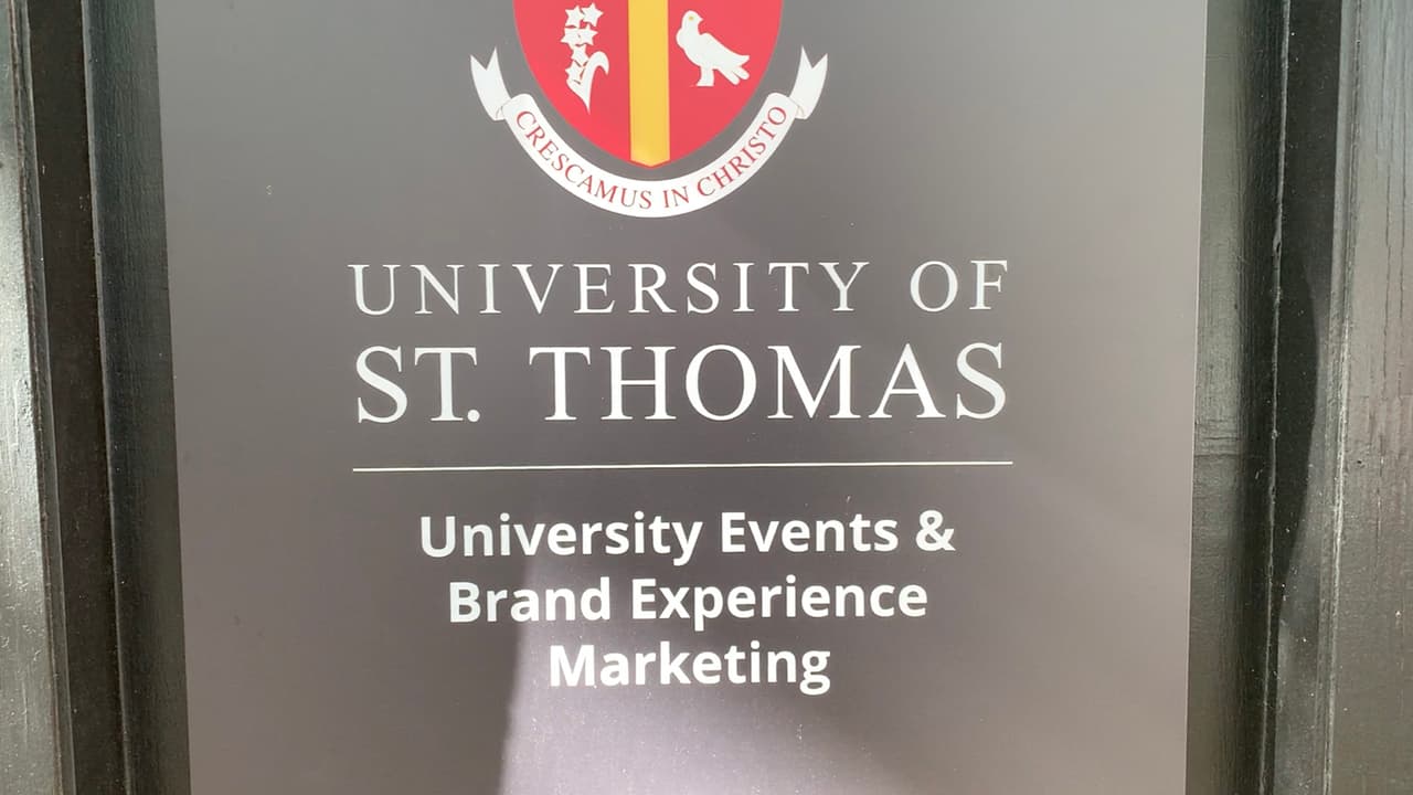 Este programa ayuda a los estudiantes a establecer relaciones personales que los ayudarán en su desarrollo profesional.