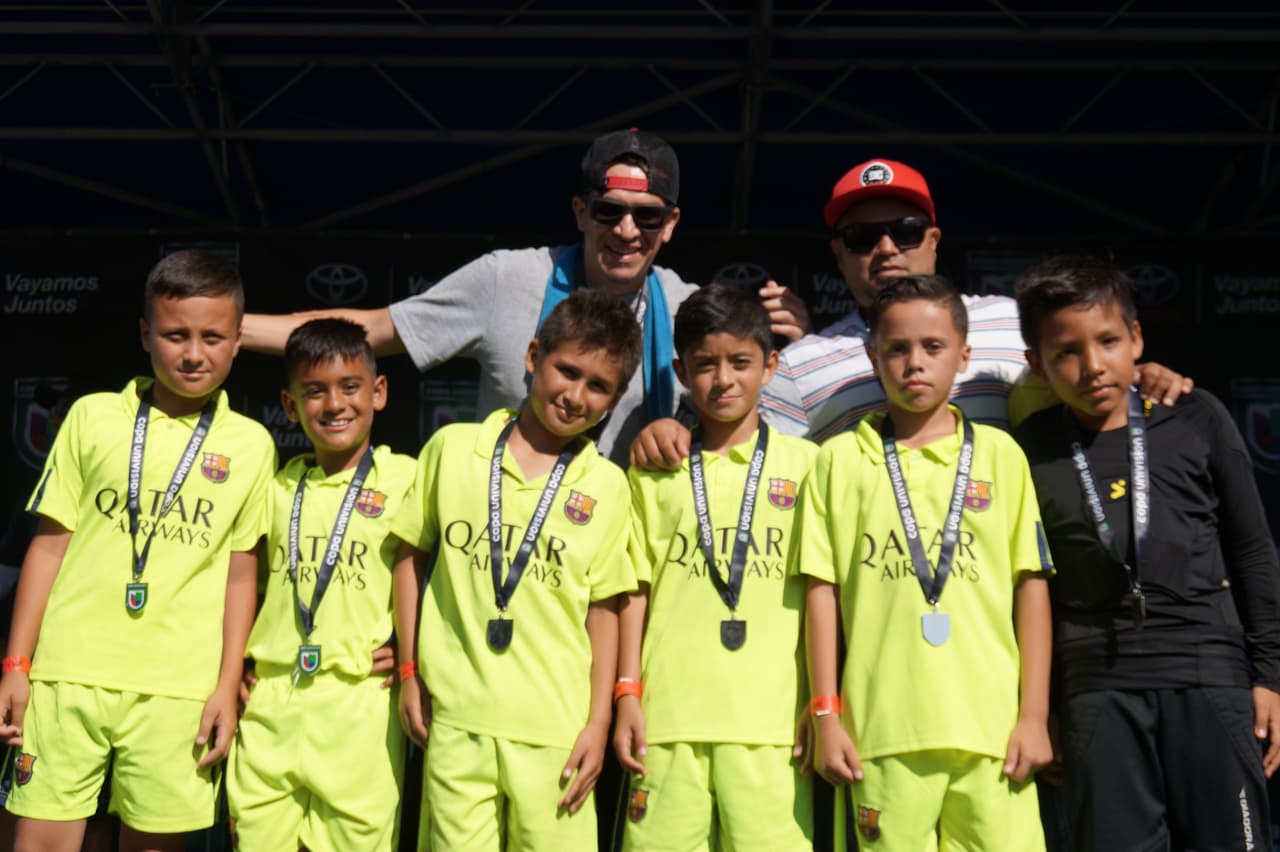 Estos pequeños ‘cracks’ angelinos dominaron la cancha de juego y se coronaron como campeones en la Copa Univision.