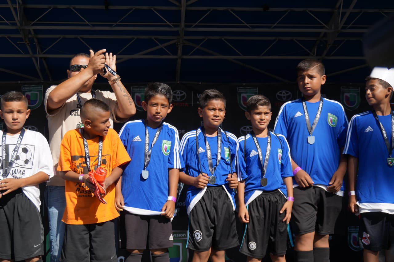 Estos pequeños ‘cracks’ angelinos dominaron la cancha de juego y se coronaron como campeones en la Copa Univision.