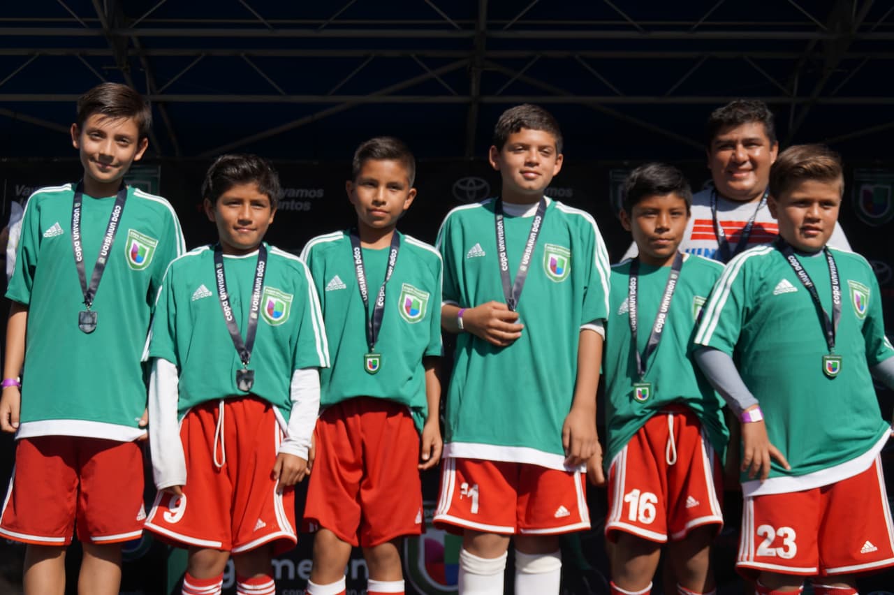 Estos pequeños ‘cracks’ angelinos dominaron la cancha de juego y se coronaron como campeones en la Copa Univision.