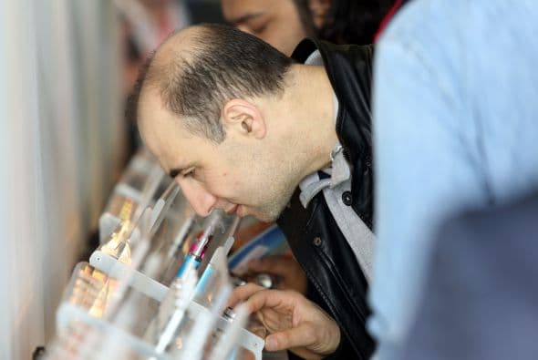 Según explicaron los autores de la encuesta en el Journal of the American Medical Association (JAMA) Pediatrics, para su estudio, investigaron a cerca de 949 fumadores en California (oeste) de los cuales un 13,5% había dejado de fumar en el transcurso del año.