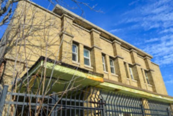 Cornell Store & Flats, en el 1230-1232 E. 75th Street.