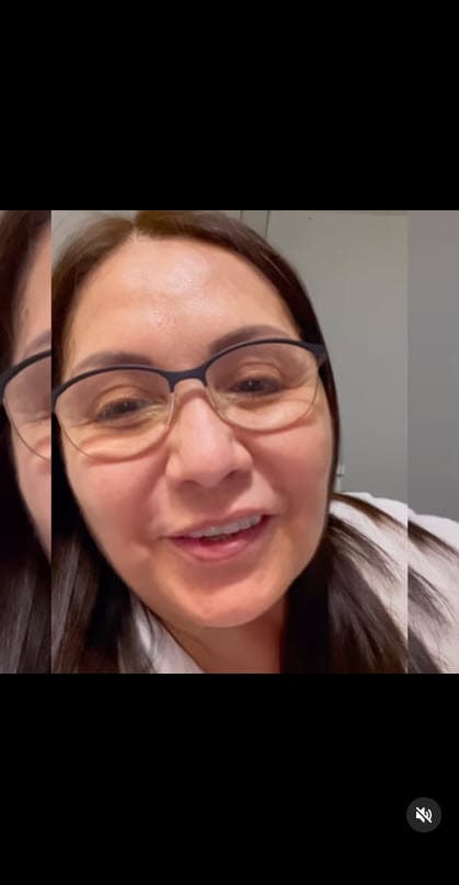 "Les pido de favor que no gasten, porque no voy a poder recibir absolutamente nada. Con mucho agradecimiento les pido comprensión por no poder aceptar sus regalos en esta gira por LATAM, no soy yo, es el compromiso adquirido".
<br>